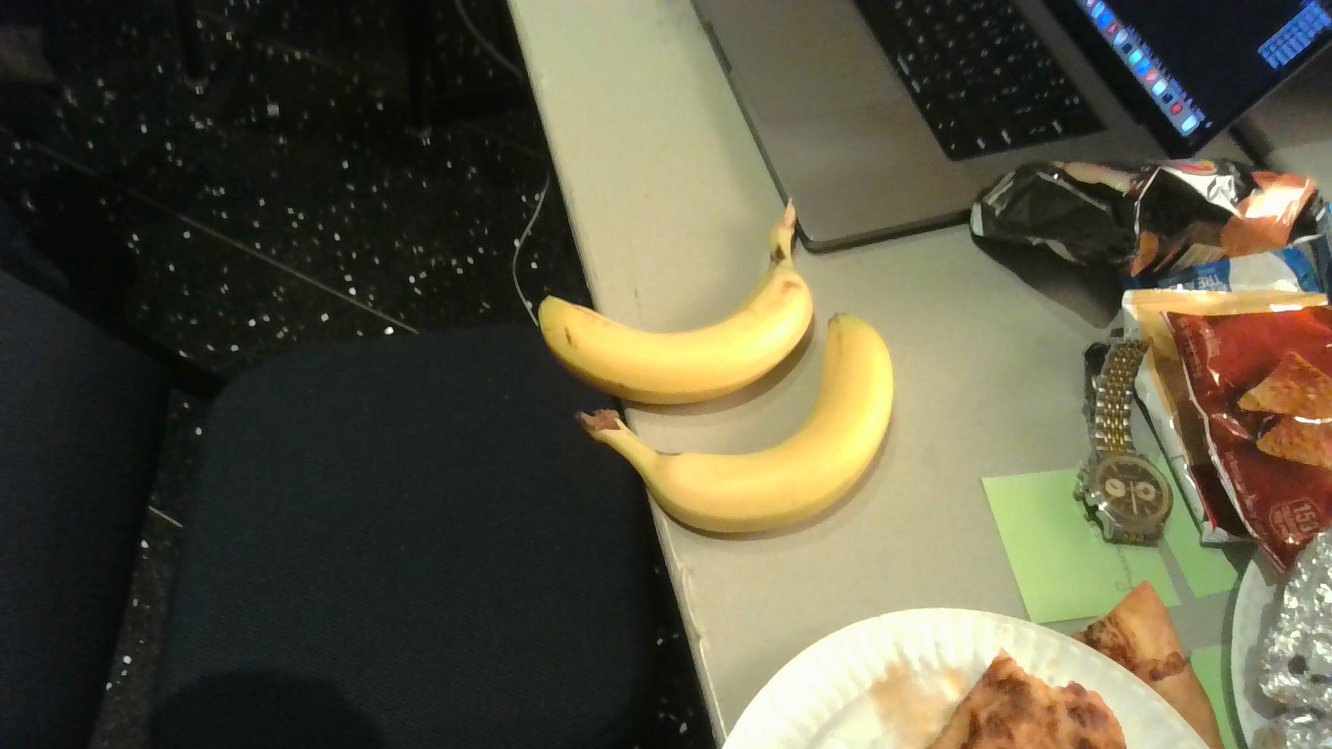 2 banana 1 dorito