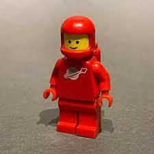 <lego-astronaut> 3