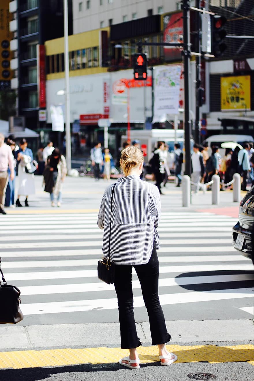 people-walking-street-pedestrian-crossing-traffic-light-city.jpeg