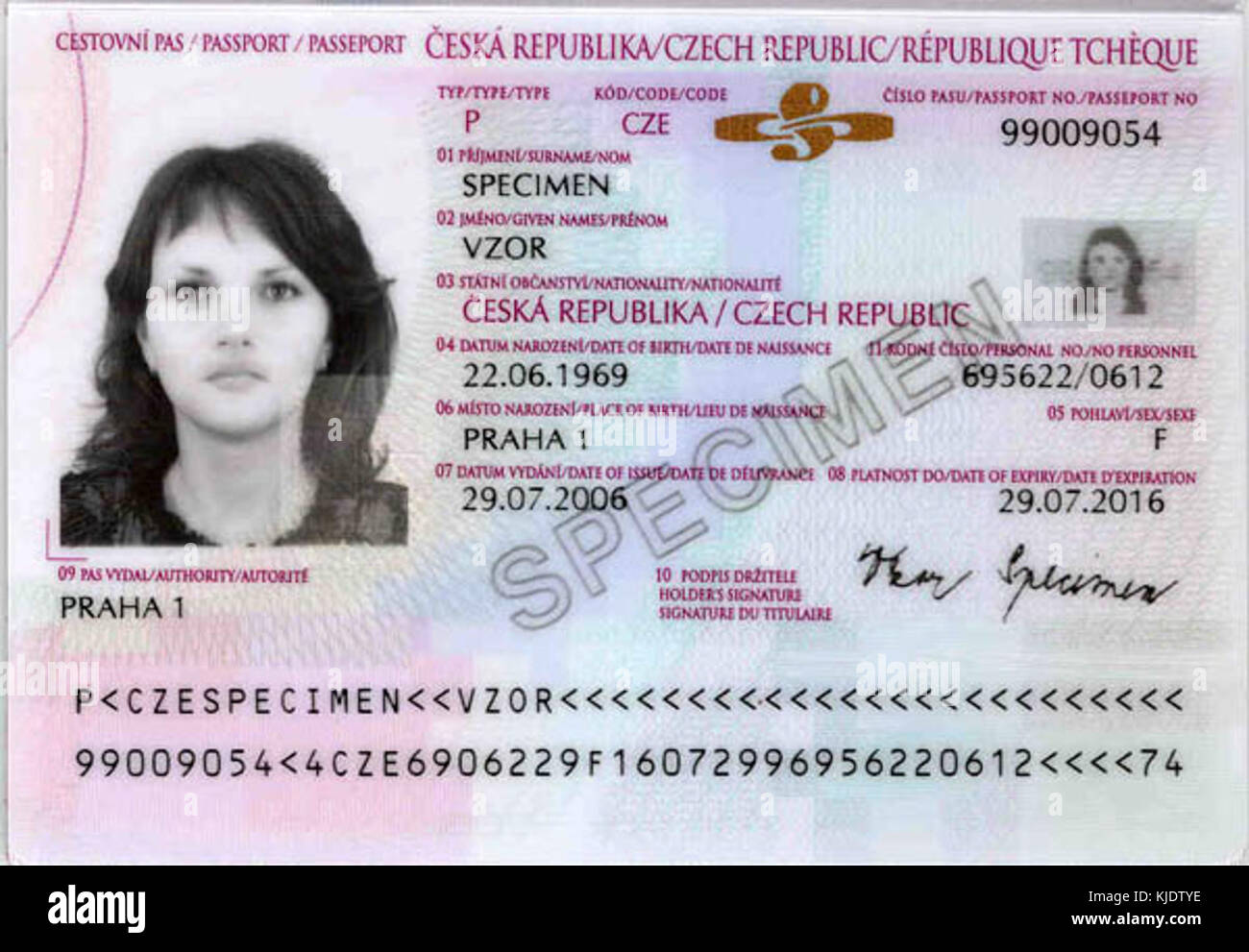 czech-passport-2006-mrz-data-KJDTYE.jpg