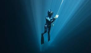 A-free-diving.jpg