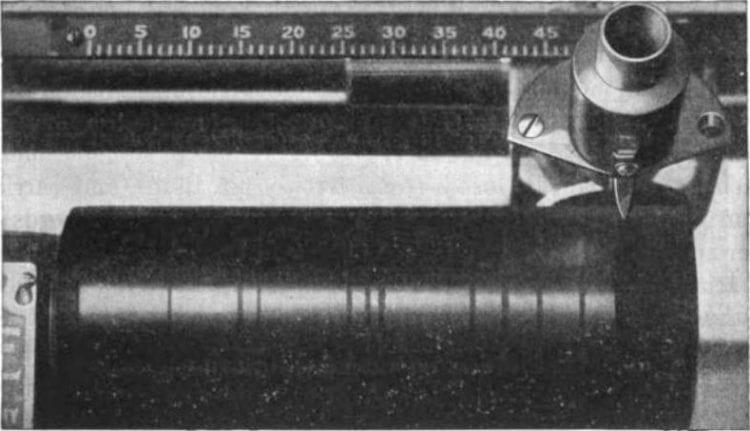 00212055---Wax_cylinder_in_Dictaphone.jpg